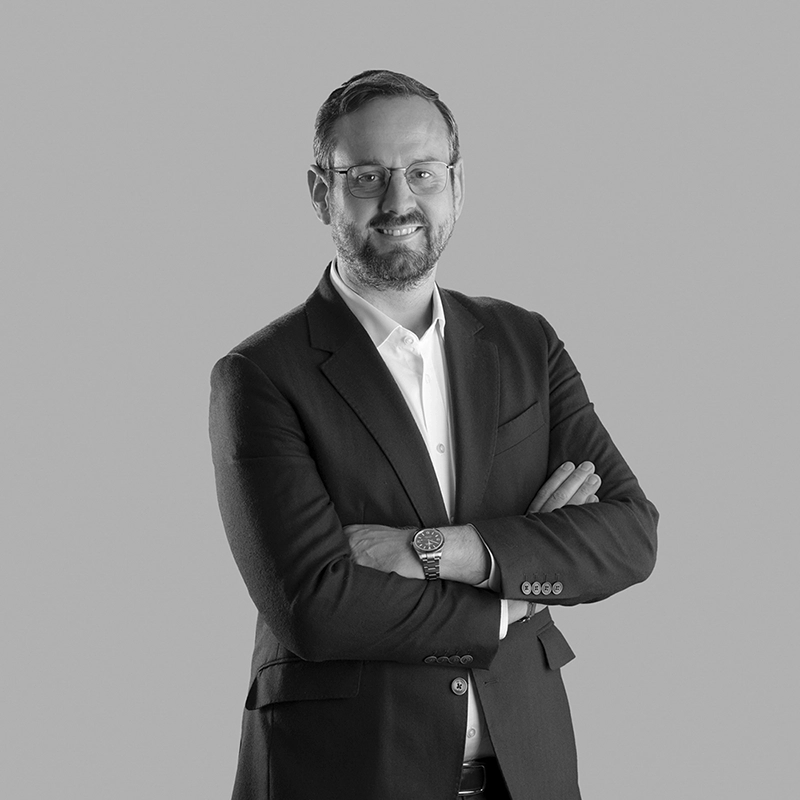 ALEJANDRO HENNING
